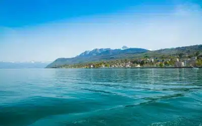 De Franse oever van het Meer van Genève