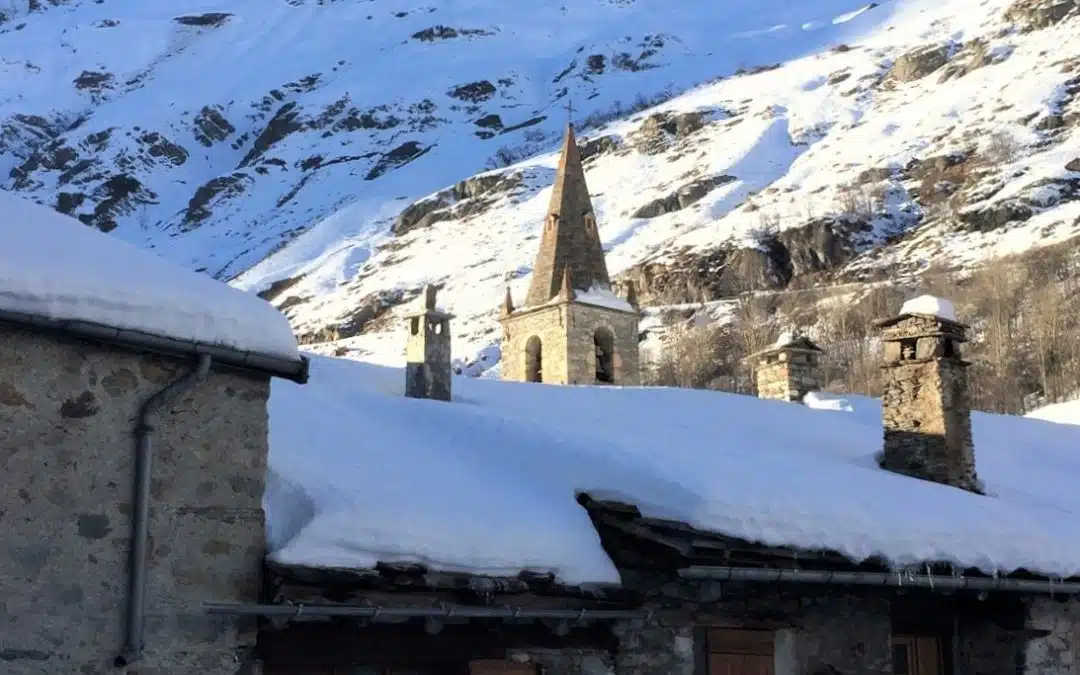 Maisons en pierre dans le centre de Bonneval sur Arc
