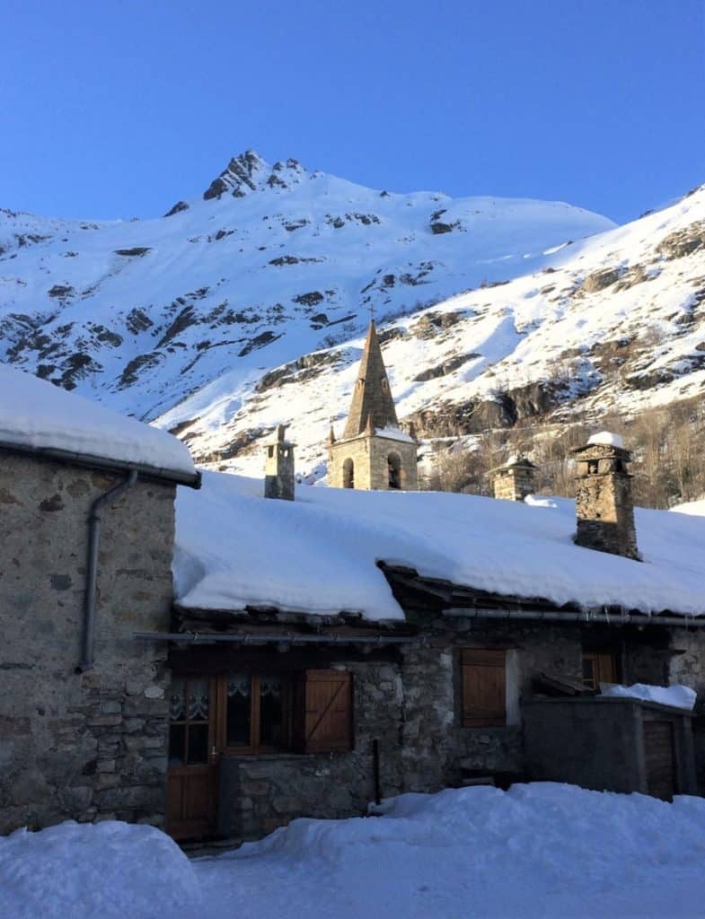 Maisons en pierre dans le centre de Bonneval sur Arc
