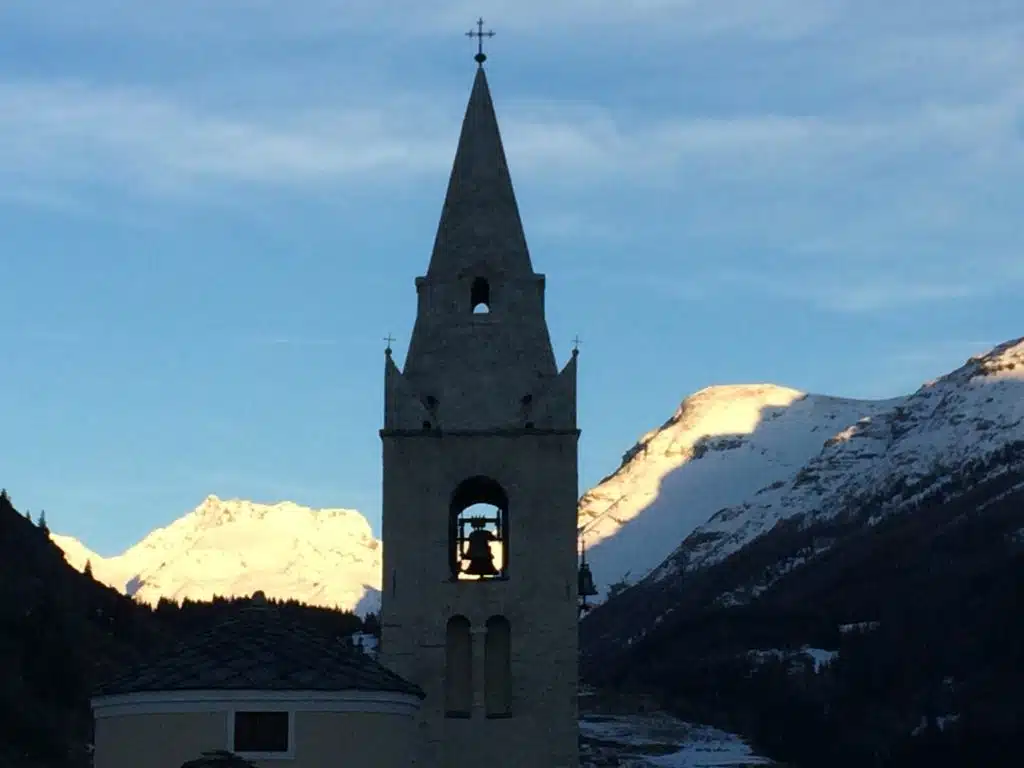 Le clocher de Lanslevillard en Haute Maurienne