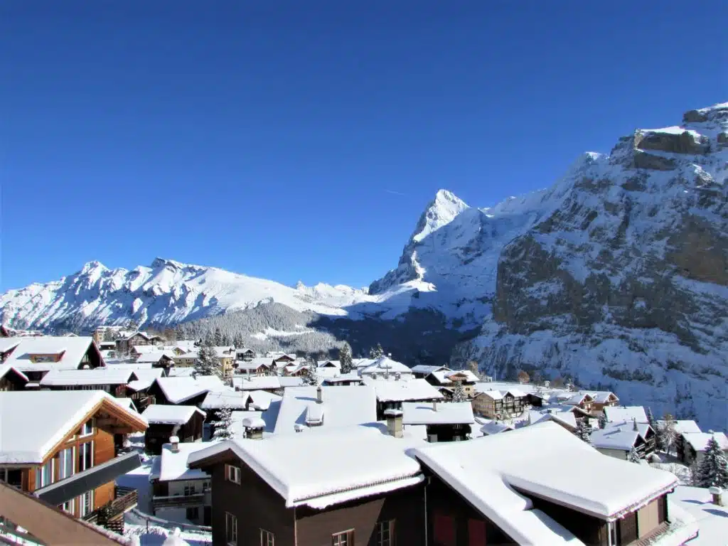 Panorama sur l'Eiger avec AlpAddict