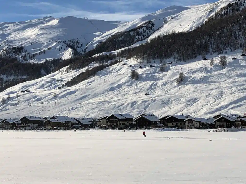 Skier à Livigno avec AlpAddict