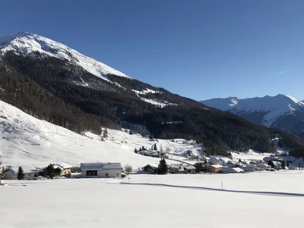 AlpAddict à ski dans le Val Müstair