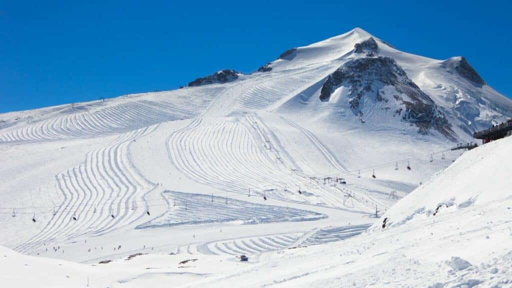 Ski sur glacier à Tignes