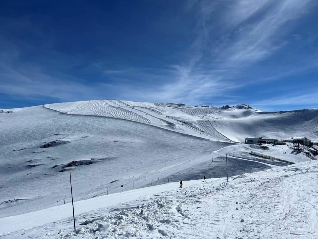 Skier sur le glacier au 2 Alpes