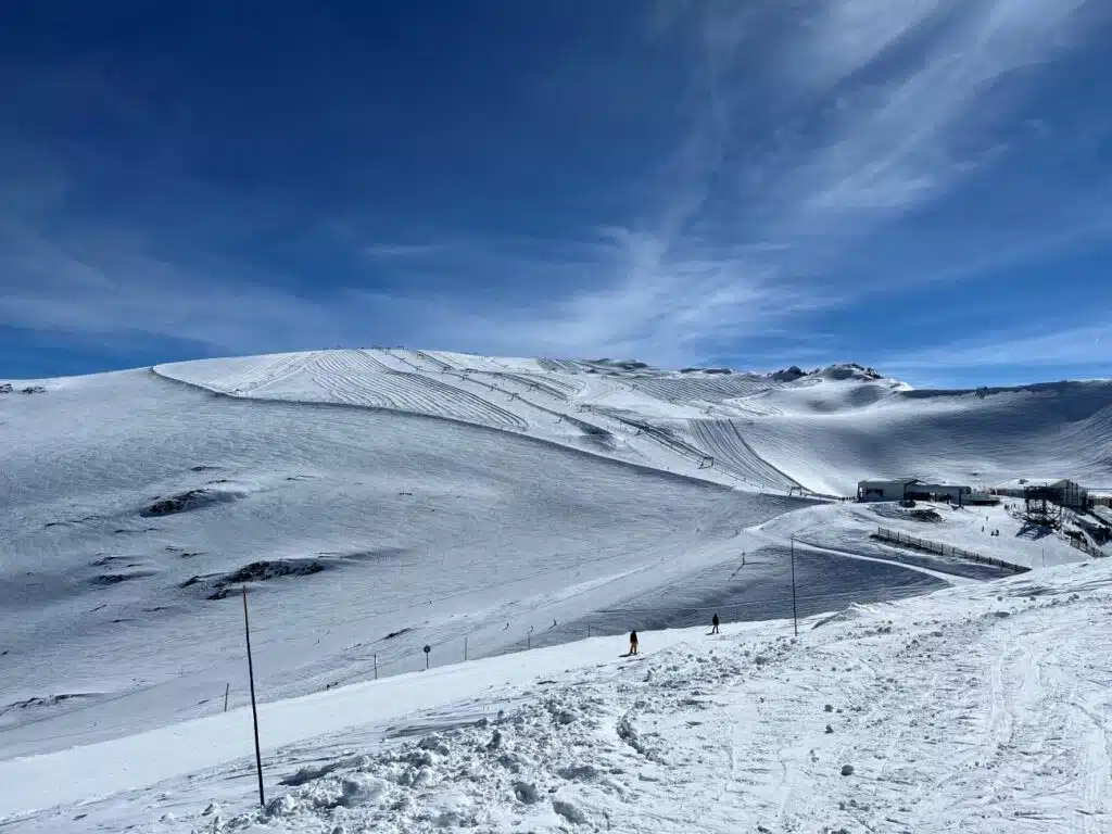Skier sur le glacier au 2 Alpes