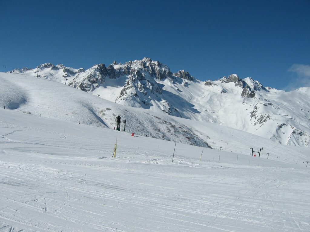 Skier entre Valmorel et Saint François Longchamp