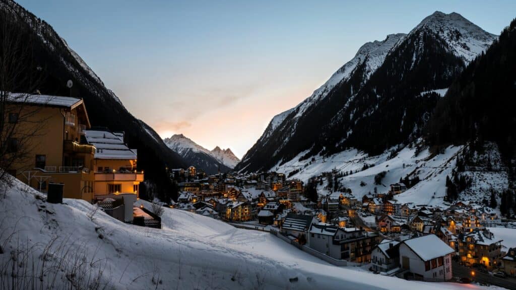 Station festive dans les Alpes, Ischgl