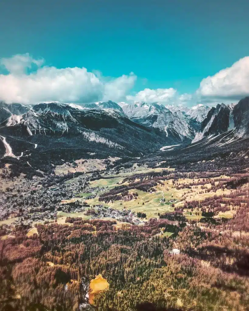 Cortina vue depuis les montagnes