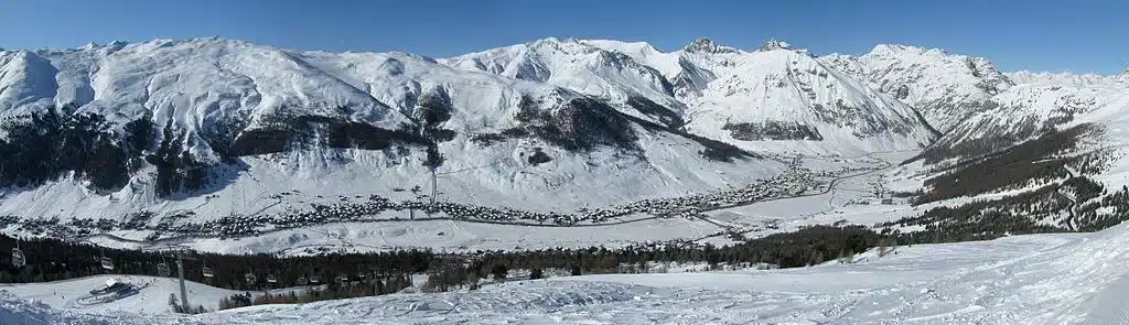 Pourquoi Livigno est un village aussi long?