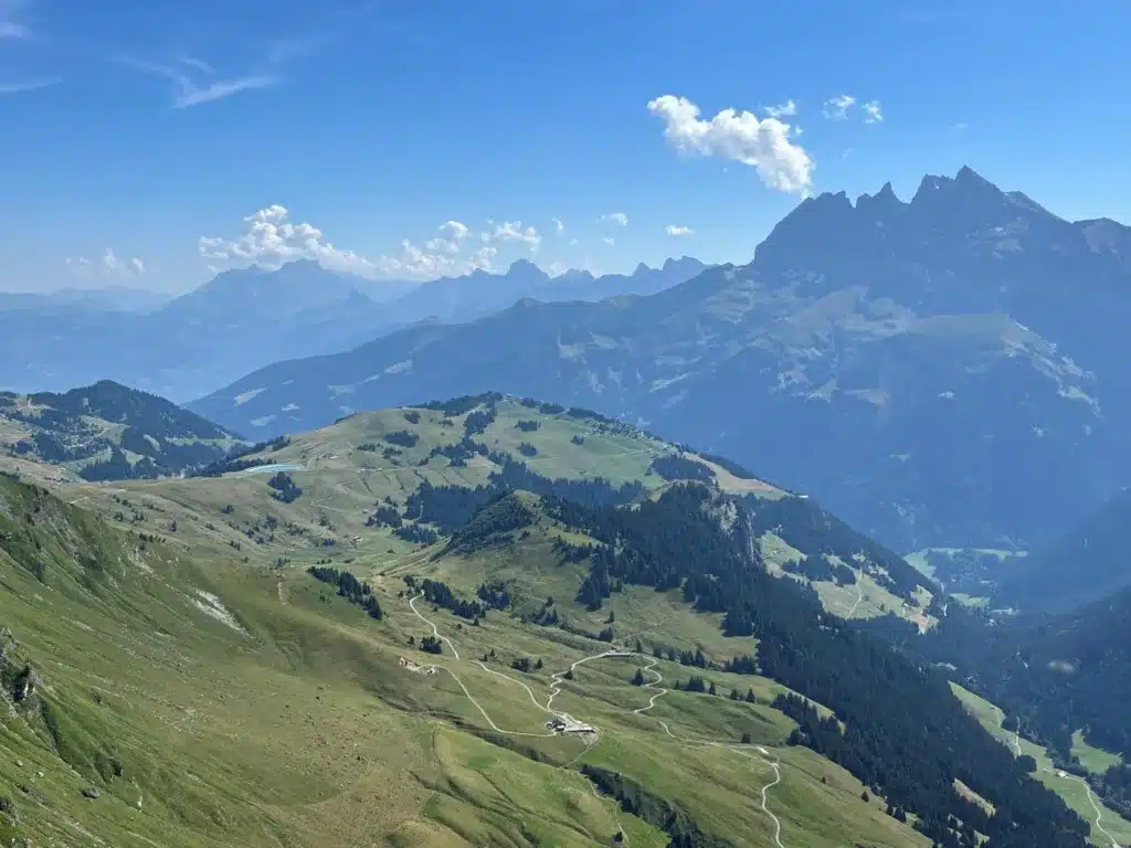 Paysage sur les Dents Blanches depuis Avoriaz en été
