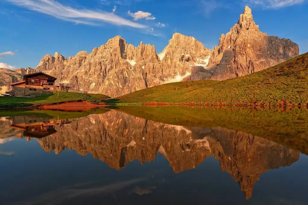 La randonnée facile à la Baita Segantini au pied du Cimon della Pala
