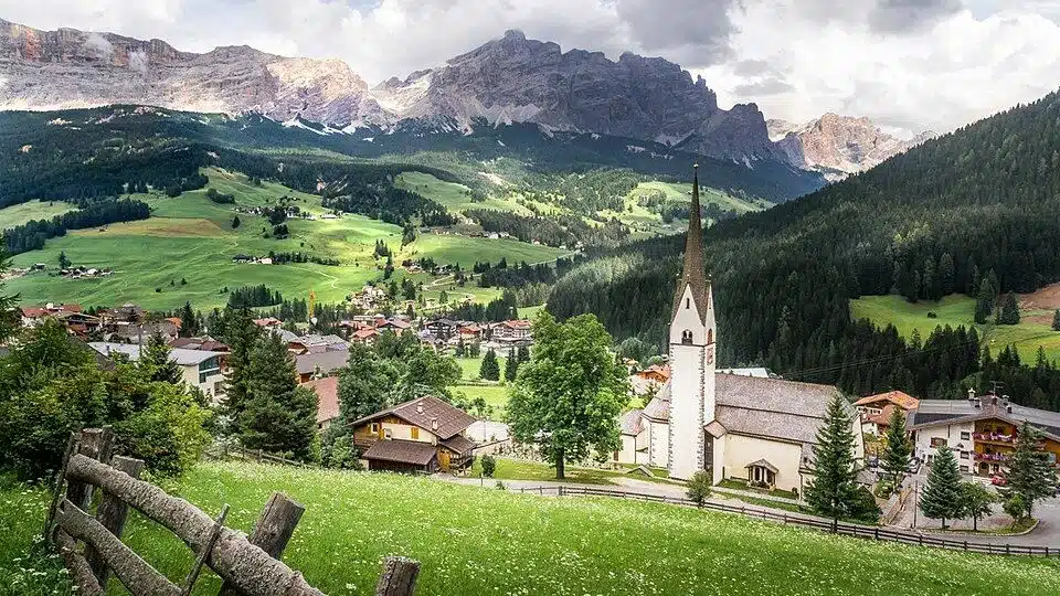 Paysage typique de la Val Badia