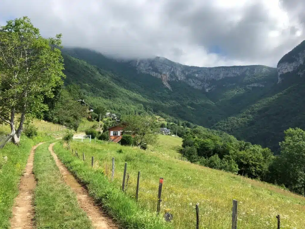 Montée au Nivolet par Lovettaz
