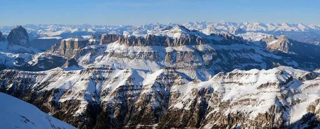 Les Dolomites du Sellaronda vues depuis la Marmolada