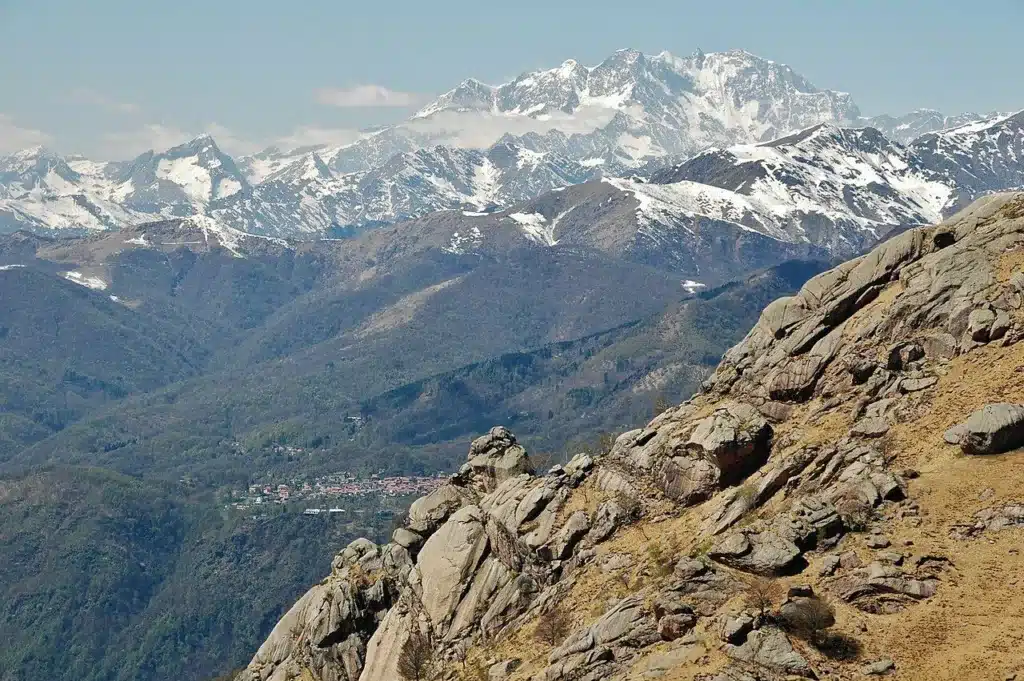 Voir le Mont Rose depuis le Mottarone