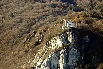 Madonna del Sasso sur son promontoire
