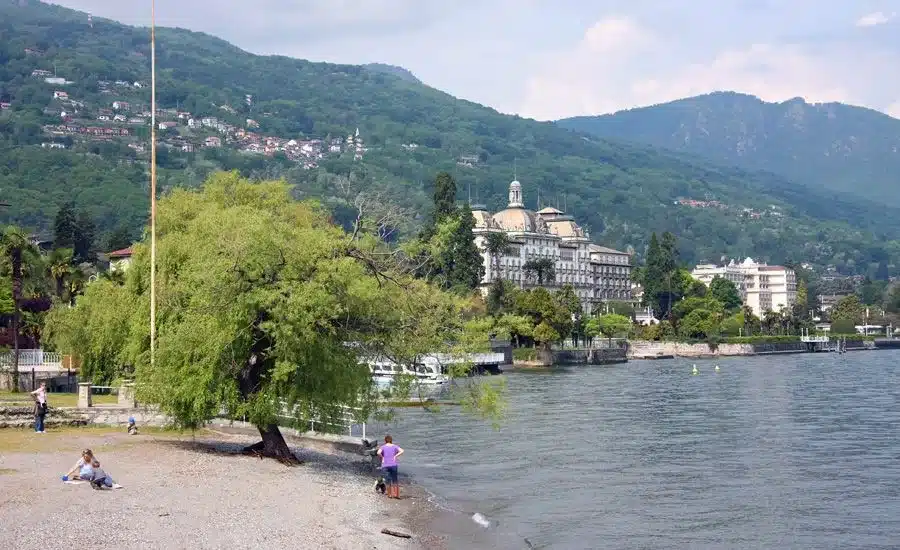 Grands hôtels le long du lac à Stresa