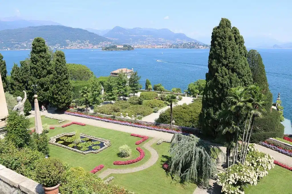 Magnifiques jardins à visiter à Isola Bella sur le lac Majeur