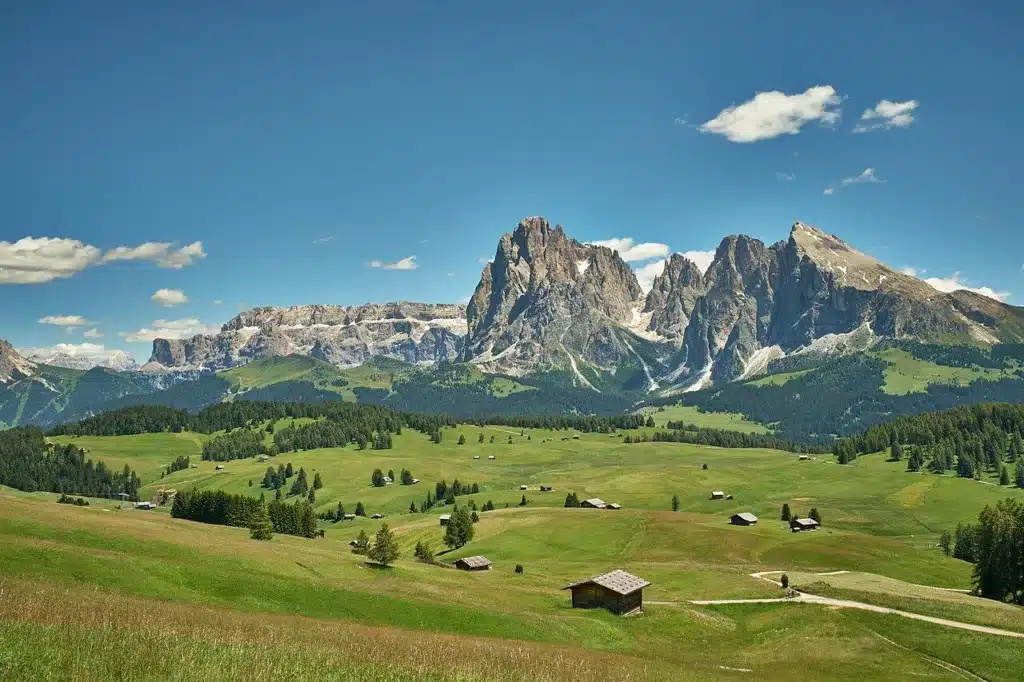 Paysage typique de l'Alpe di Siusi en été
